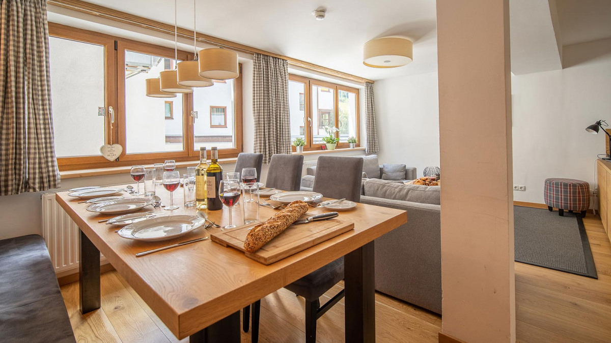 Dining, Chalet Galzig, St Anton