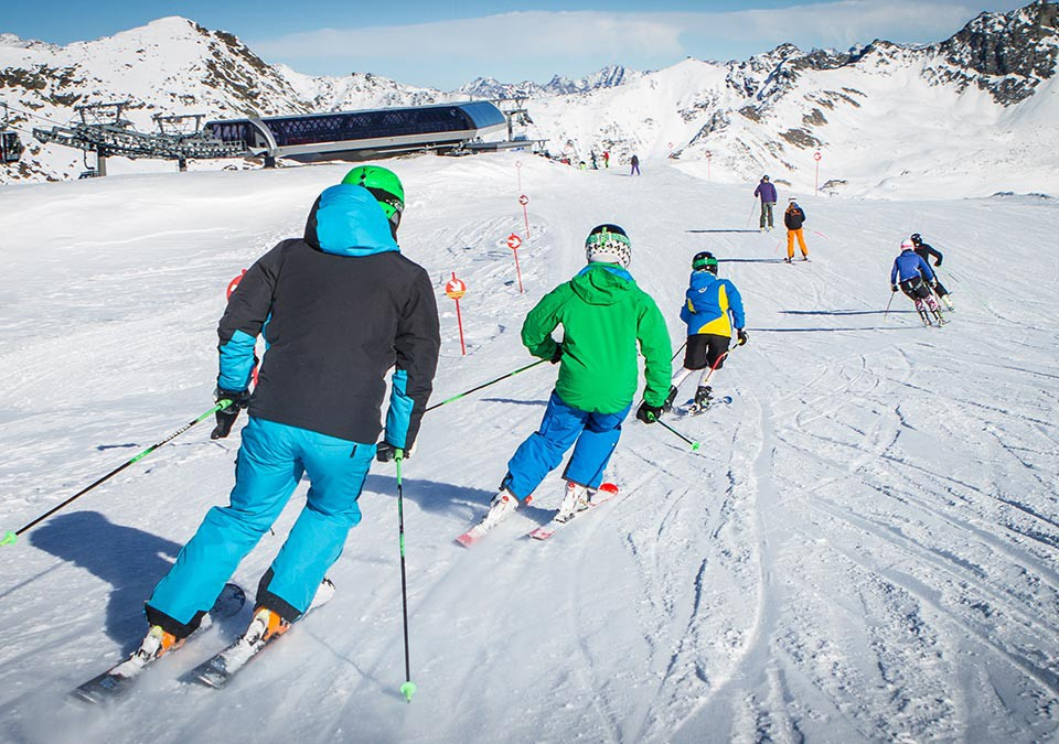 How to organise a group ski trip